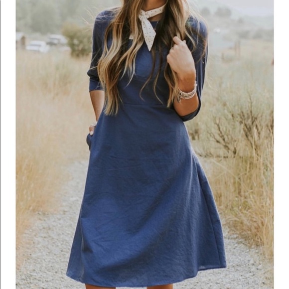 Darwin Pocket Dress - Picture 1 of 3